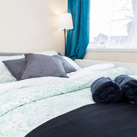 Shirley House 3, Guest House, Self Catering, Self Check In With Smart Locks, Use Of Fully Equipped Kitchen, Close To City Centre, Ideal For Longer Stays, Walking Distance To Bat, 20 Min Drive To Fawley Refinery, Excellent Transport Links เซาธ์แธมป์ตัน ภายนอก รูปภาพ