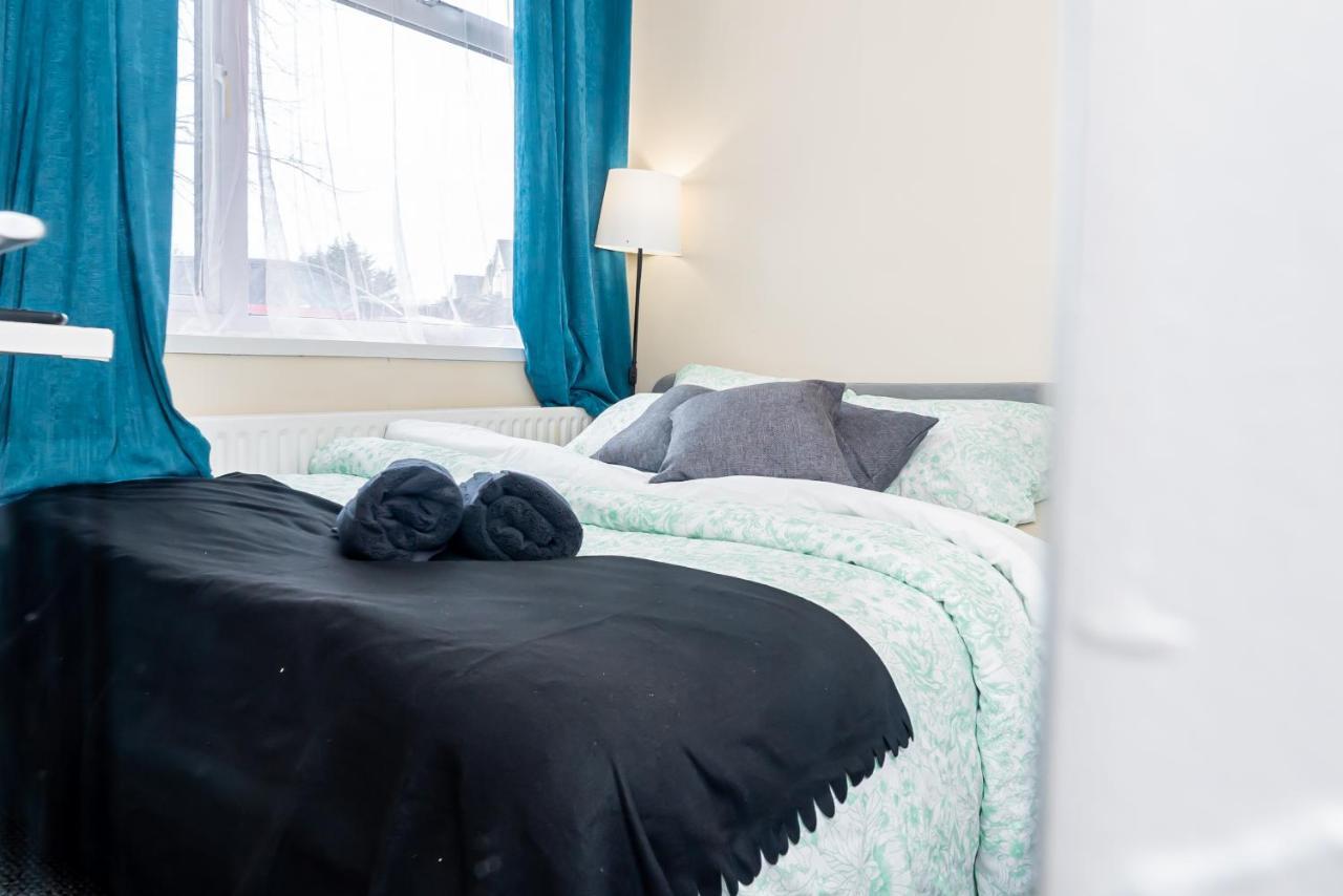Shirley House 3, Guest House, Self Catering, Self Check In With Smart Locks, Use Of Fully Equipped Kitchen, Close To City Centre, Ideal For Longer Stays, Walking Distance To Bat, 20 Min Drive To Fawley Refinery, Excellent Transport Links เซาธ์แธมป์ตัน ภายนอก รูปภาพ