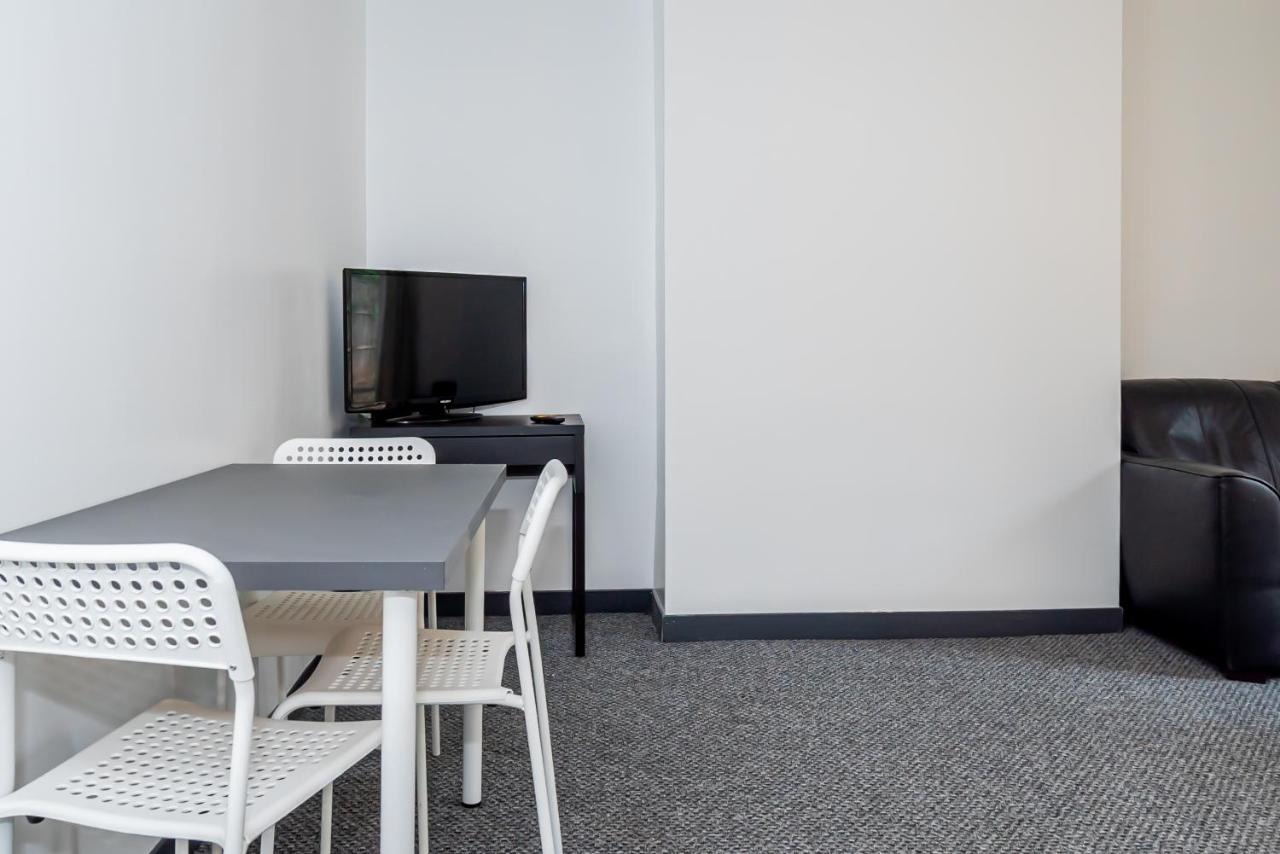 Shirley House 3, Guest House, Self Catering, Self Check In With Smart Locks, Use Of Fully Equipped Kitchen, Close To City Centre, Ideal For Longer Stays, Walking Distance To Bat, 20 Min Drive To Fawley Refinery, Excellent Transport Links เซาธ์แธมป์ตัน ภายนอก รูปภาพ